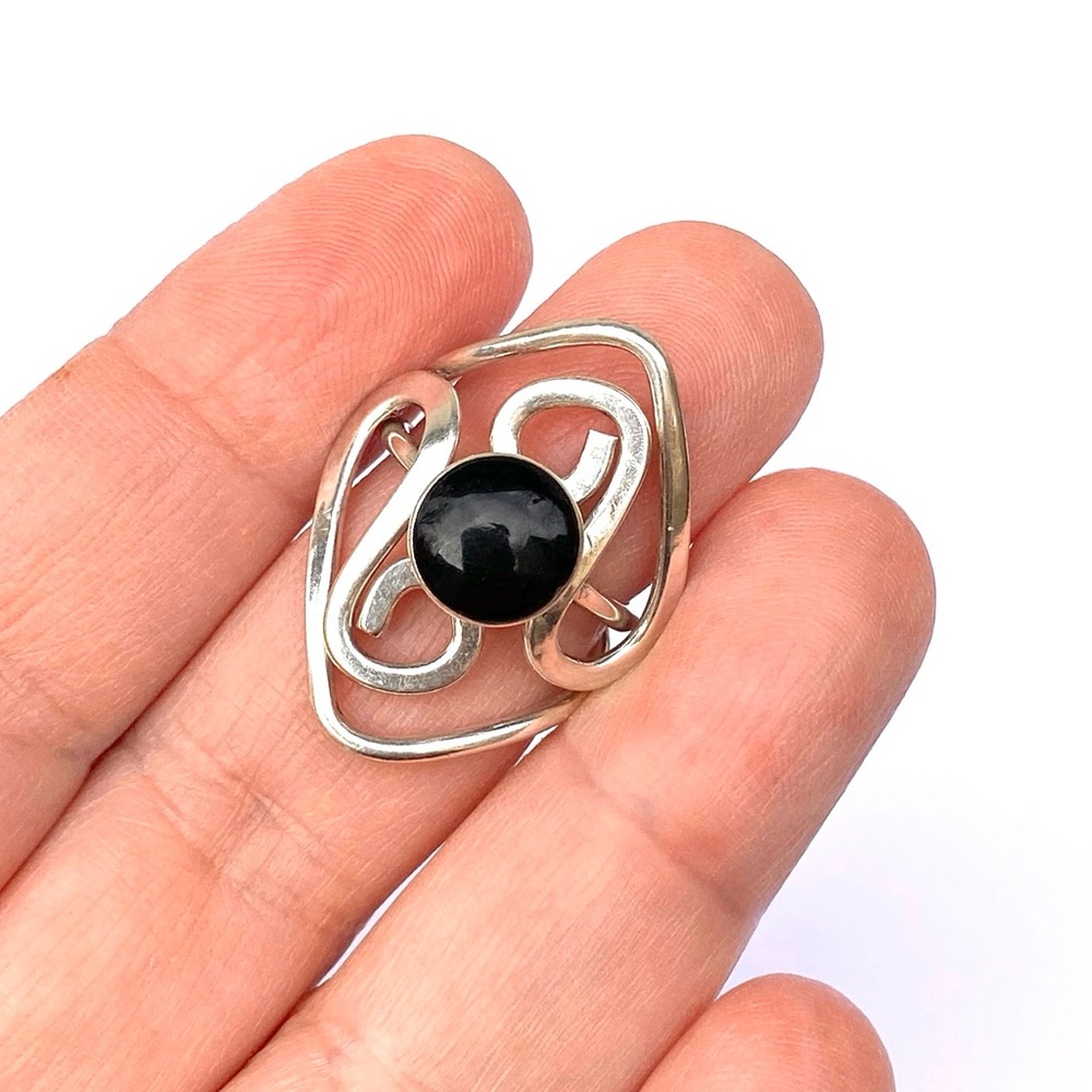 Sterling Silver and Black Onyx Ring Open Scrollwork Design Size 6 1/2